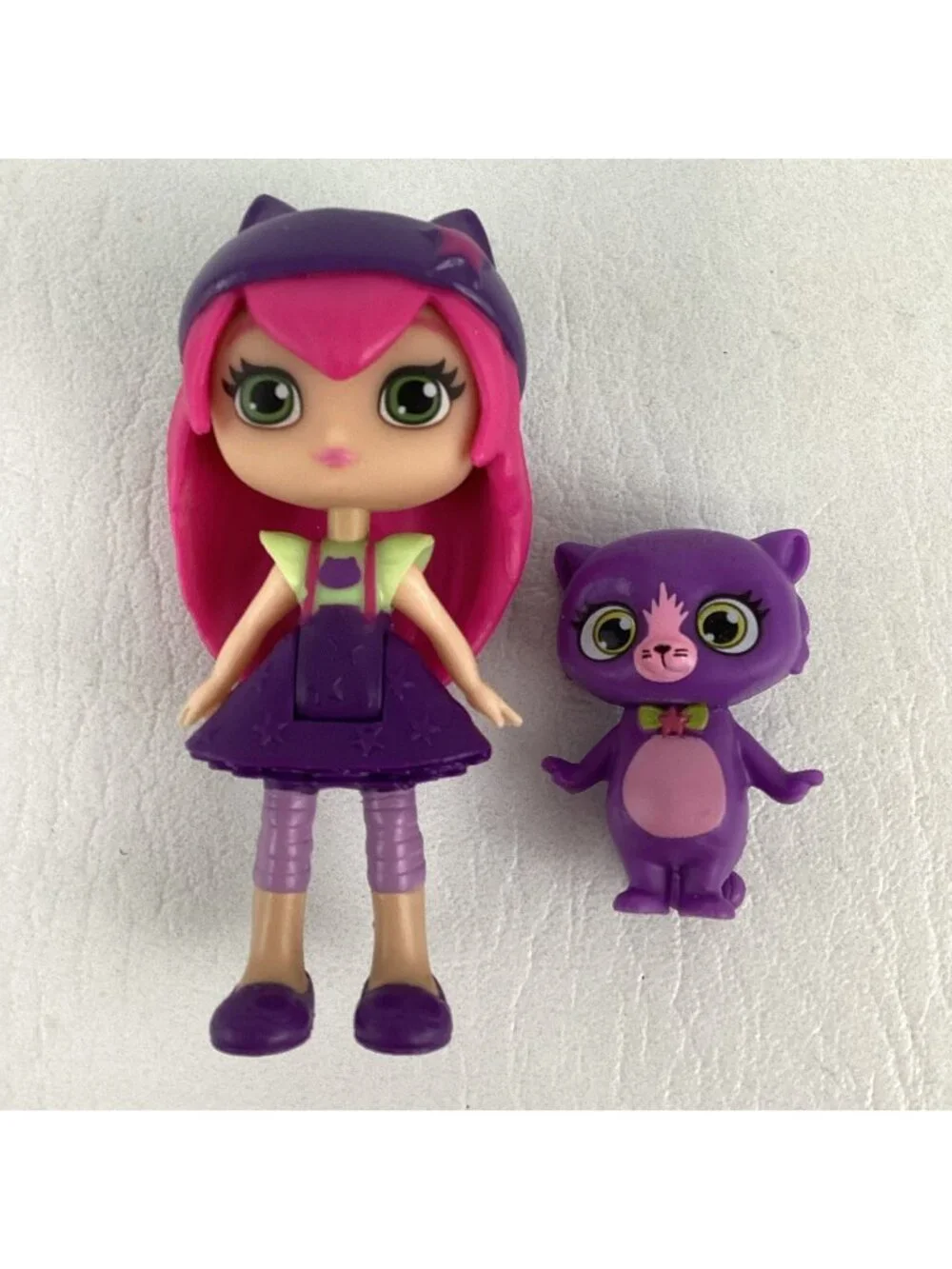 Little Charmers Hazel Action Figure 3